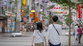 日本政府支持率破纪录降至最低水平