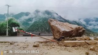 云南怒江：8名电信抢修队员赴灾区开展抢通工作