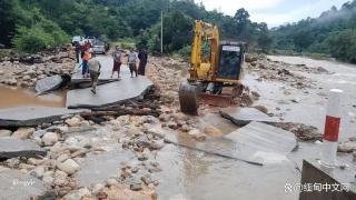 暴雨引发缅泰边境重要公路坍塌，货物运输受阻