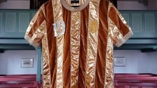 设计师为梅西设计了一件全球独一无二的战袍