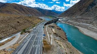 拉日高等级公路今日全线通车  西藏高等级公路总里程达1196公里