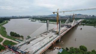 怀远县荆涂大桥至蚌宿交界段一级公路改建项目成功合龙