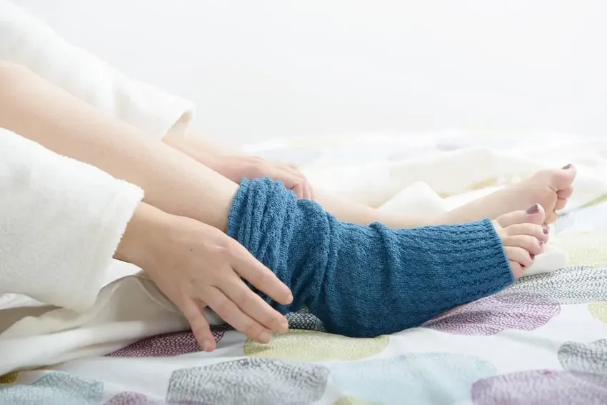 女生体寒，穿袜子睡觉，对身体来说是好是坏？看中医怎么说
