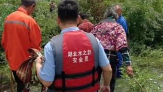 襄阳中行驻村工作队全力以赴参与防汛救险工作