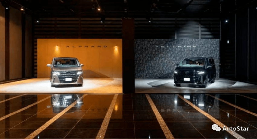 全新丰田埃尔法提供了尊贵版和臻享版两款车型
