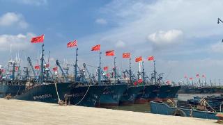 300余艘渔船从潍坊寿光羊口港起航，预计3至5天后满载而归