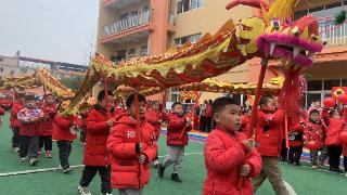 传统文化润心田！这群孩子体验民俗庙会里的新年味儿