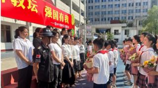 浏阳淮川街道开展教师节主题活动优秀教师代表走访慰问