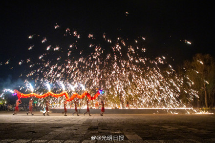 山东台儿庄古城第十一届春节大庙会年味十足