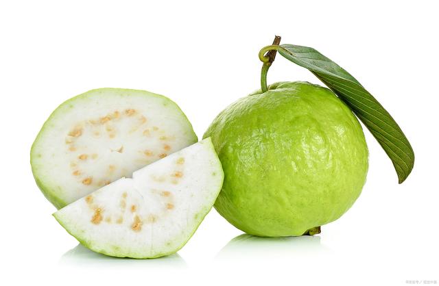 比起苹果，番石榴所含有的脂肪少38%，卡路里少42%