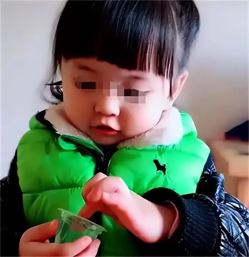 回顾 上海2岁女童吃果冻噎死，家属起诉食品公司索赔208万，判了