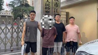 男子在网吧小憩时手机被盗，嫌疑人在网吧小憩时被捕