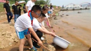万尾鱼苗增殖放流，保护湘江生态环境