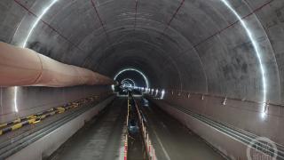 渝万高铁首座千米以上隧道顺利贯通