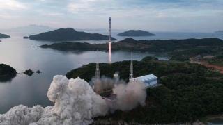 媒体：韩军打捞出朝鲜“千里马-1”型火箭部分残骸