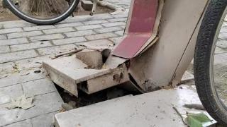 小8跑街|咸宁西路公共自行车停车桩有破损 市民呼吁尽快维修