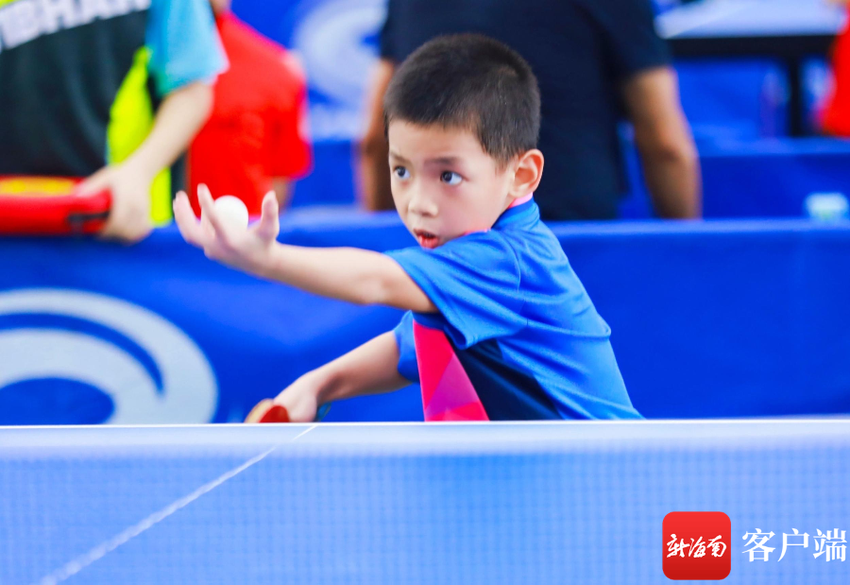 组图 | 2024年海口市中小学生乒乓球比赛举行