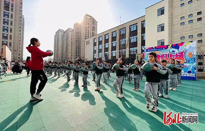 石家庄市长安区盛平幼儿园举办篮球课对外交流活动