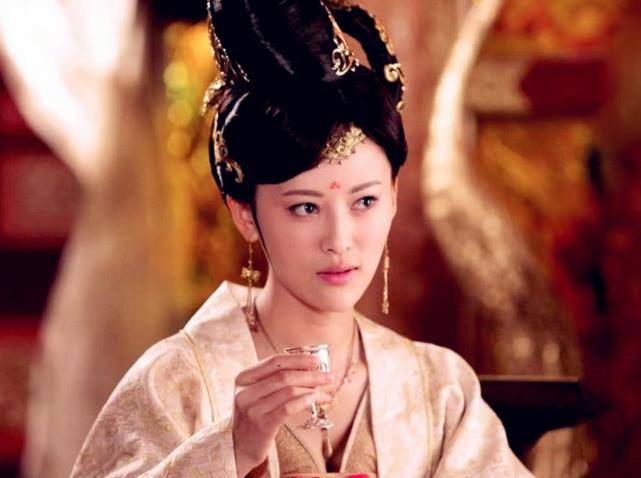 她贵为唐朝公主，去世后却被视为宫女
