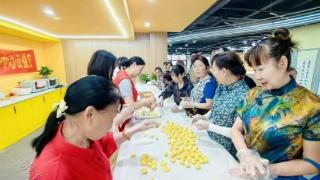 增进邻里情，武汉光谷花山社区举办绿豆糕DIY制作活动