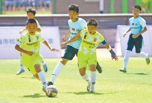 中韩校园足球交流赛在济开赛