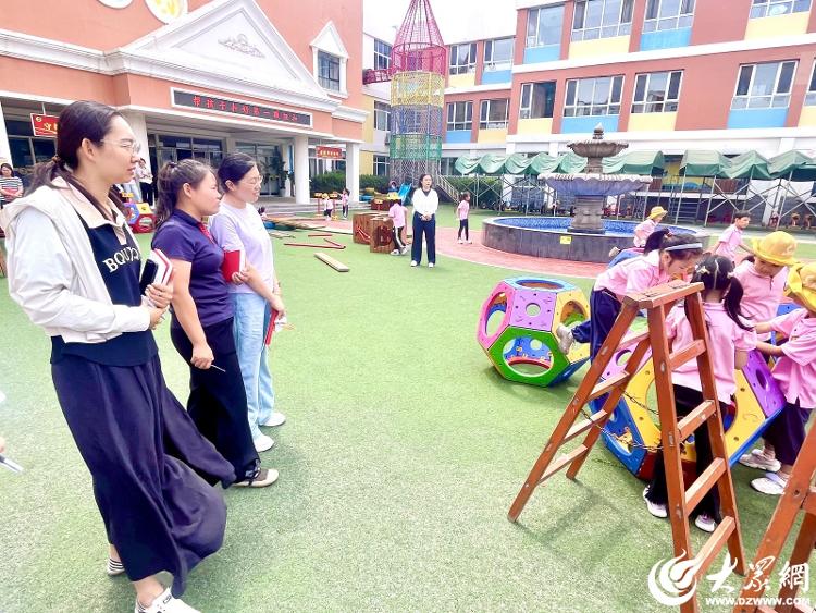 浸润游戏 幼见成长 东营区第二实验幼儿园开展大班室内外自主游戏观摩活动