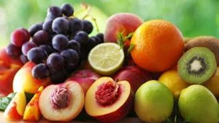 夏季水果盛宴：如何吃出健康与美味？