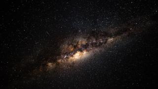 129亿光年外的恒星，亮度是太阳的100万倍，颠覆了现有的认知