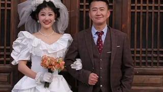 李嘉明婚后再起风波！23岁娇妻发动态疑感情出裂痕，真相耐人寻味