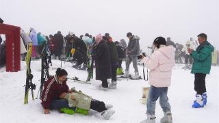 【新春走基层·人间美景看贵州】纵情冰雪间 年味别样浓