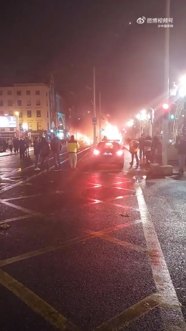 爱尔兰持刀袭击事件引发反移民骚乱，侨胞亲历者讲述：骚乱可能导致了一些华人商铺被毁