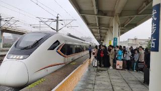 国铁集团郑州局管内返程客流升温 10月4日加开临客88趟