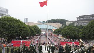 视频 | 我爱你，中国！ 重庆人民广场举行国庆升旗仪式