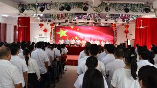 上栗县东源乡中心小学召开庆祝第39个教师节表彰大会