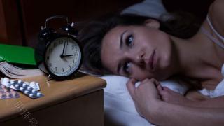究竟是什么原因导致凌晨失眠呢？一文解答