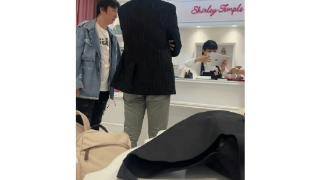 网友称在日本童装店偶遇王思聪 透露其买了不少女童装