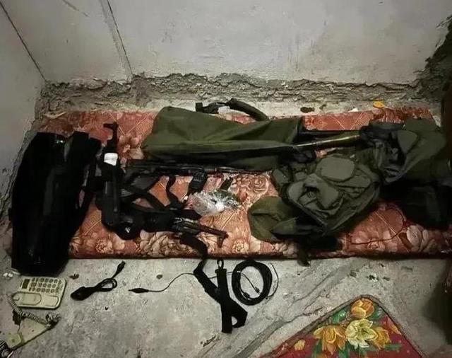 以军发现哈马斯休息室，看到景象后呆住了，这就是我们的敌人？