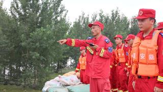 巡堤排险！172名中国安能（辽宁）应急救援队员赴沈阳市辽中区