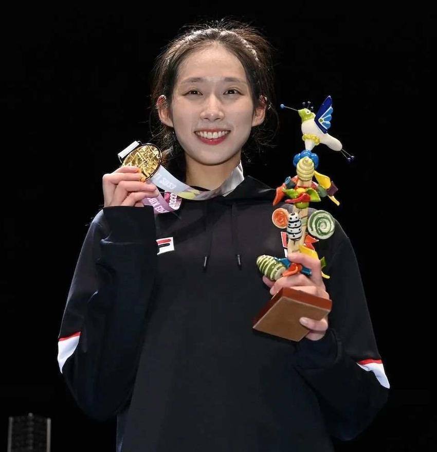 祝贺！中国香港女子重剑选手江旻憓登顶世界第一
