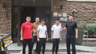 拉车门盗窃20多起 5男子租车流窜作案被抓