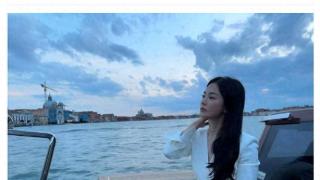 宋慧乔在威尼斯，优雅白西装吸睛，和车银优视频，又被韩网友热议