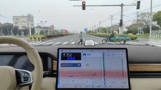 安全轻松出行 AITO问界新M7智驾真“老司机”！