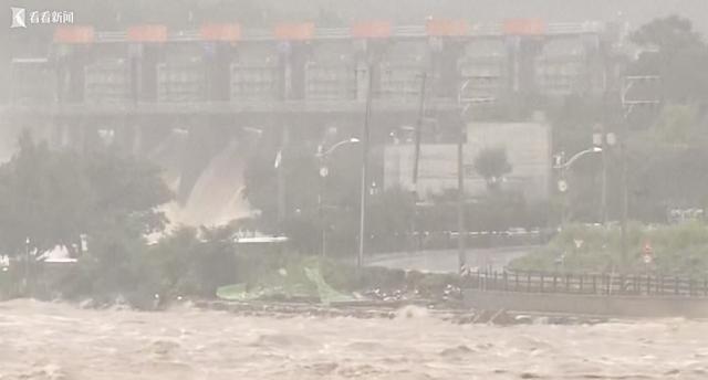韩国暴雨致50人死亡或失踪 尹锡悦在乌克兰发话