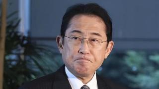 日本首相岸田文雄就不参加党内选举举行记者招待会