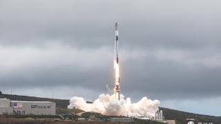 马斯克前员工建“太空工厂” 开局造新冠药 已搭SpaceX火箭升空