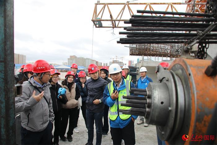 中建六局交通建设公司与纳扎尔巴耶夫大学举办校企共建活动