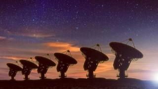外星人在呼叫我们？研究发现8个疑似出自人工的信号，来自5颗恒星