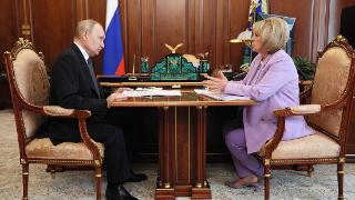 俄罗斯总统普京会见俄中选委主席