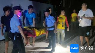 三亚一女子夜间冲浪被困礁石数小时 民警搜寻至凌晨将其救出