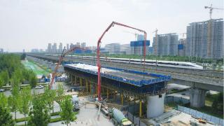 西延高铁西安枢纽联络线首联支架连续梁成功浇筑